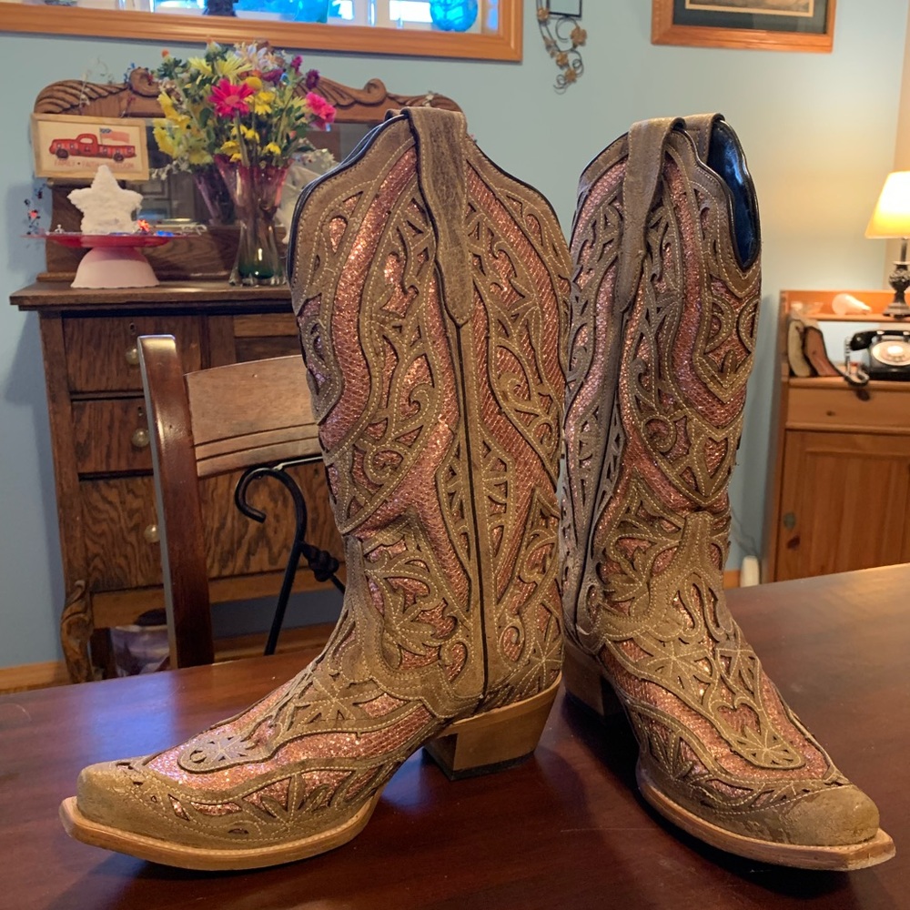 Women’s Size 9.5 JB Dillion Reserve Boots ~ Tan & Pink with Sparkles.
